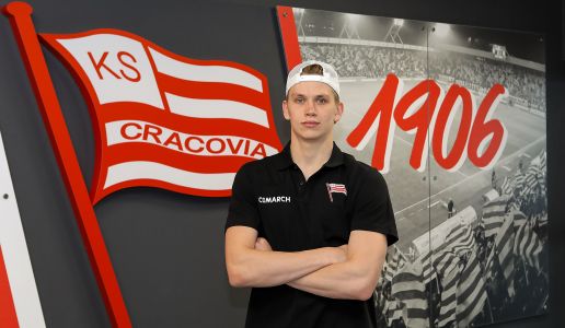 Wychowanek Mateusz Bezwiński zostaje w Pasach na kolejny sezon!