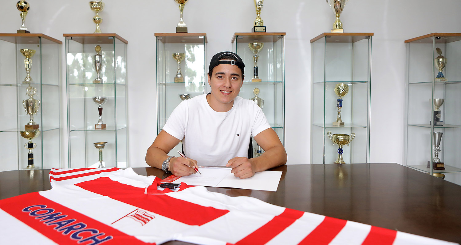 Damian Szurowski wraca do Pasów! 