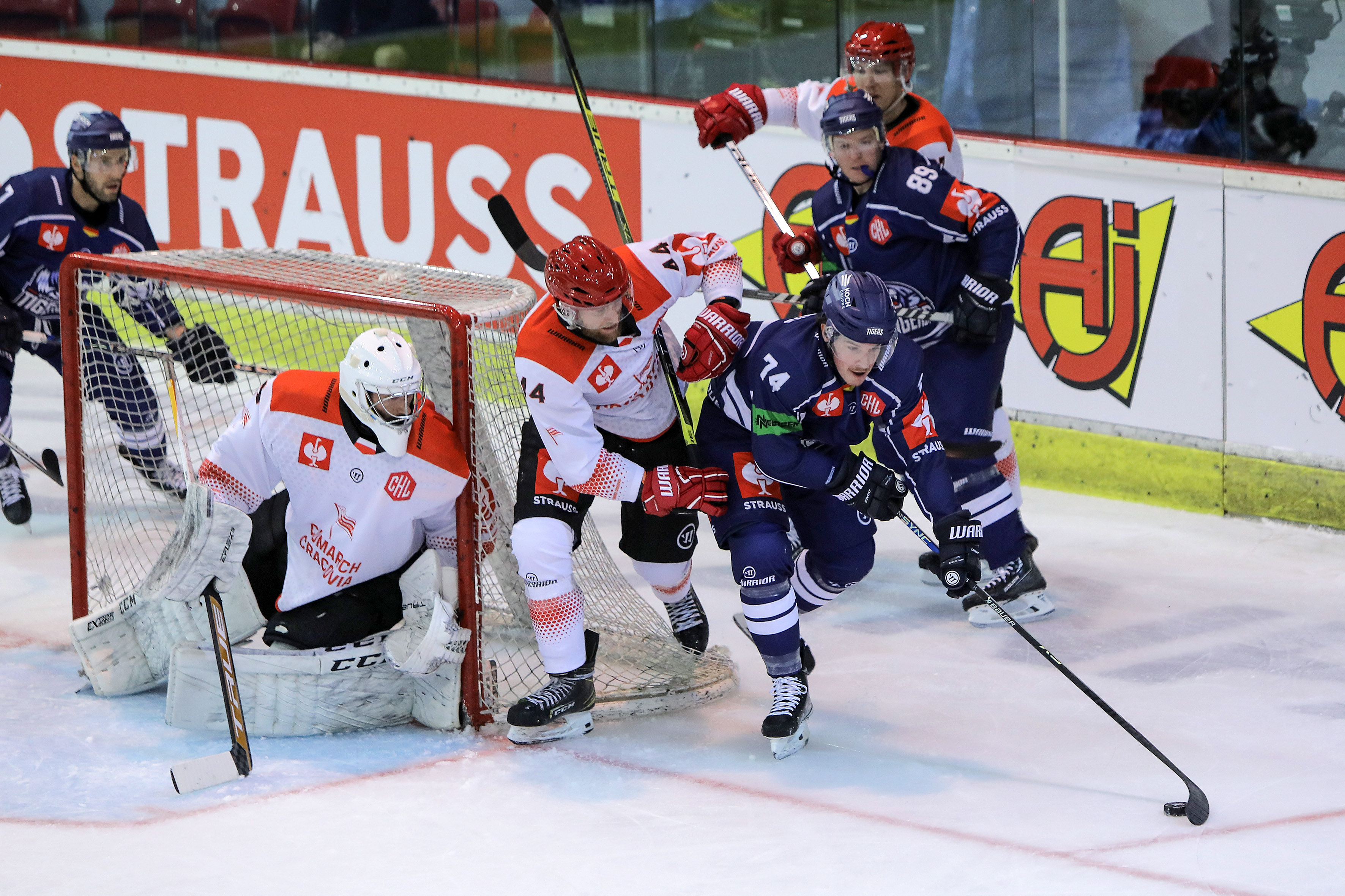 CHL: Loss at the first match