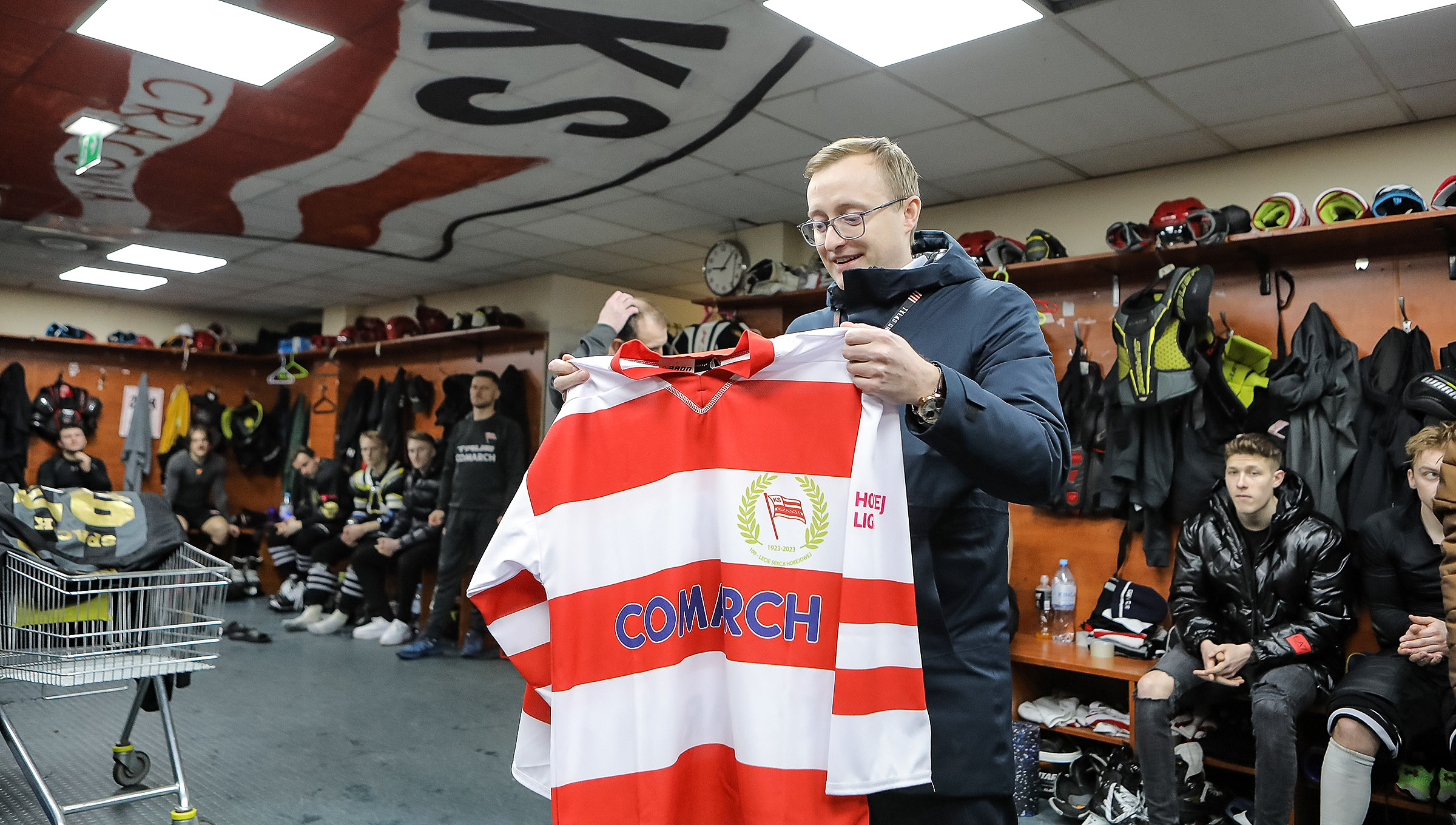 Prezes MKS Cracovia SSA Mateusz Dróżdż z wizytą u hokeistów [GALERIA]
