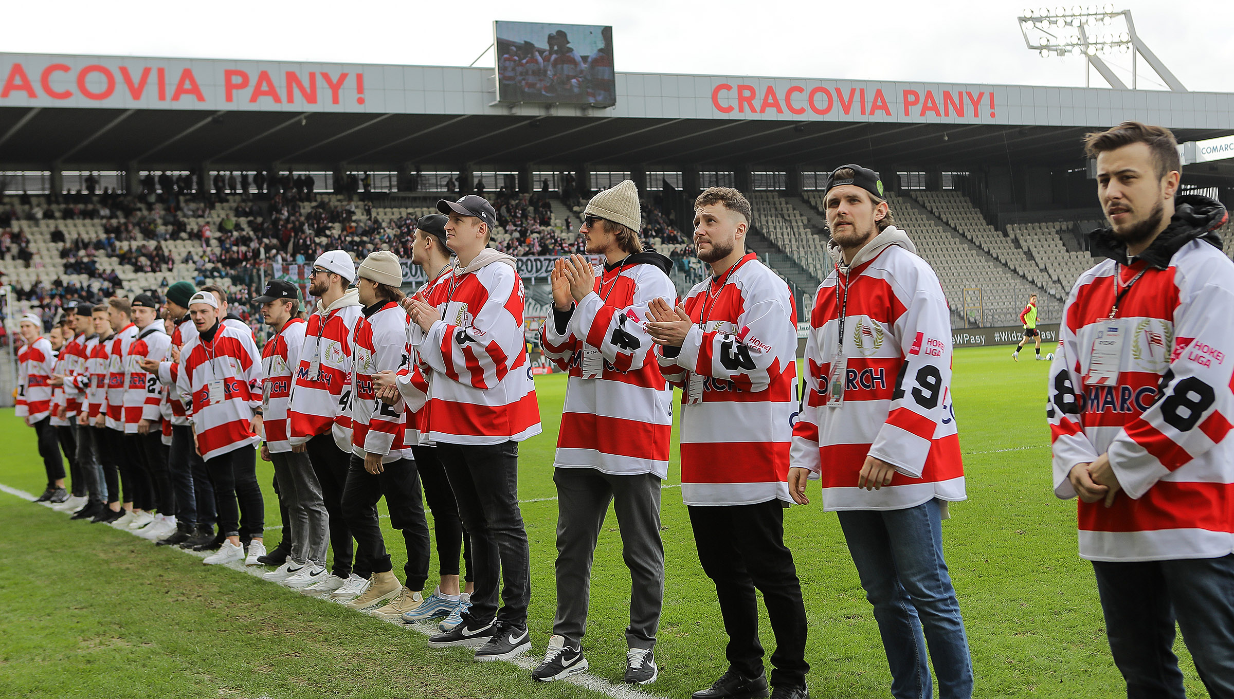 Podziękowaliśmy hokeistom na Stadionie [GALERIA]