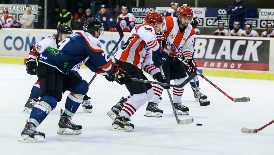 First step is always the hardest! We win 7-5 against Ciarko!
