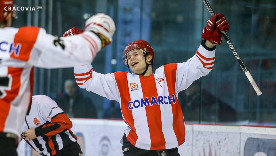Comarch Cracovia cruise to victory, ending the regular season with 101 points!