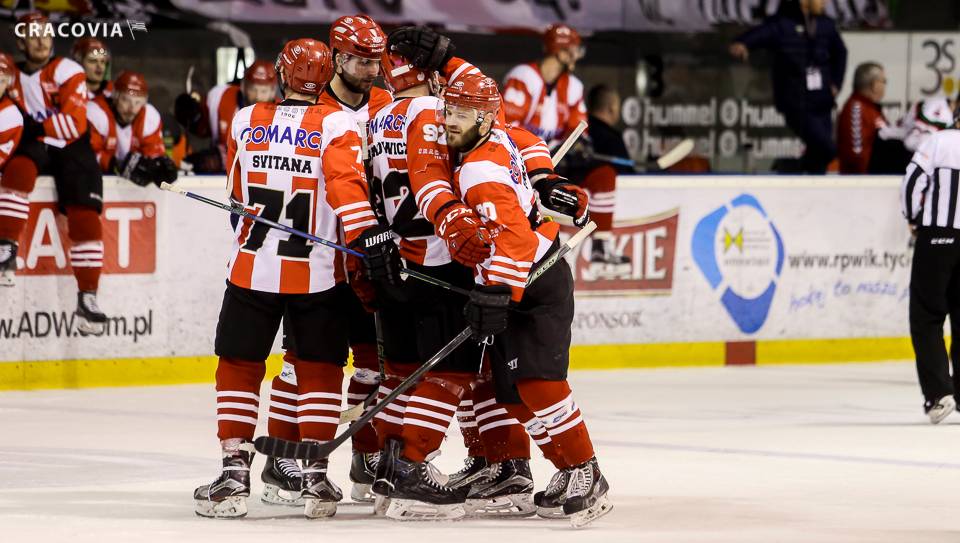Comarch Cracovia sign three players to new deals