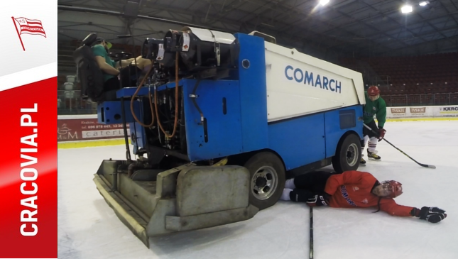 Comarch Cracovia take on the mannequin challenge 