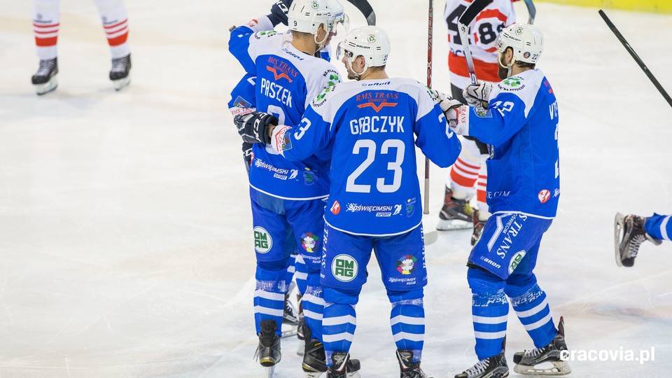 Unia win Game 3