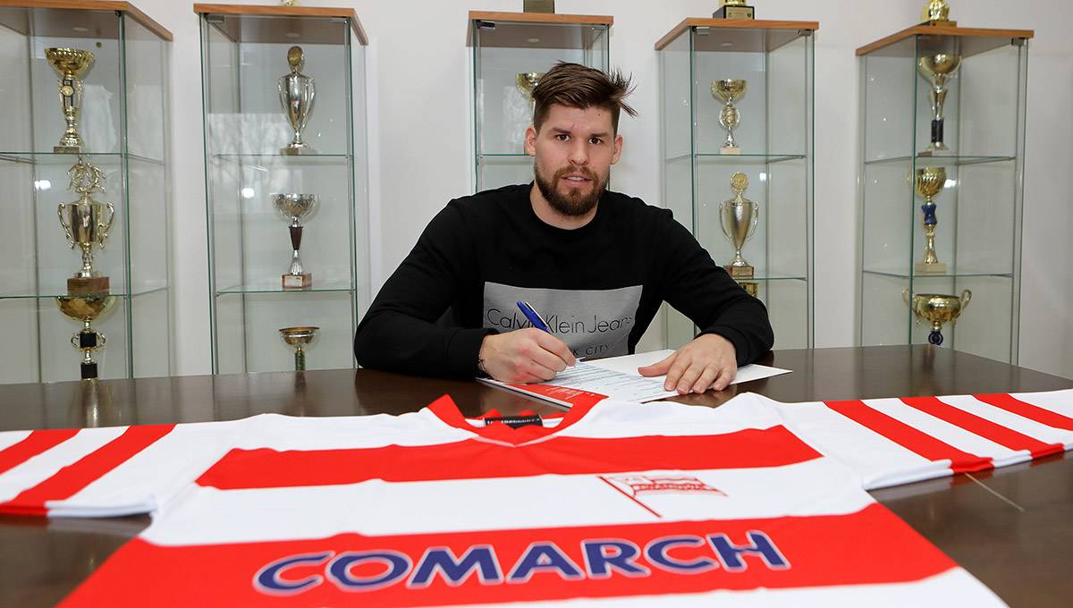 Aleš Ježek signs for Pasy! 