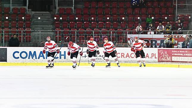 Re-Plast Unia win after penalty shots