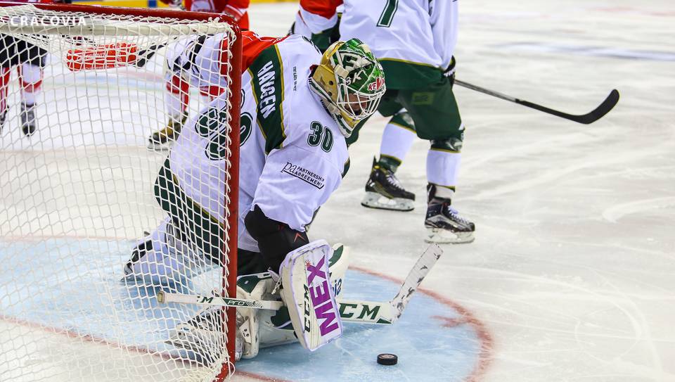 Färjestad BK nieznacznie lepsze od Sparty