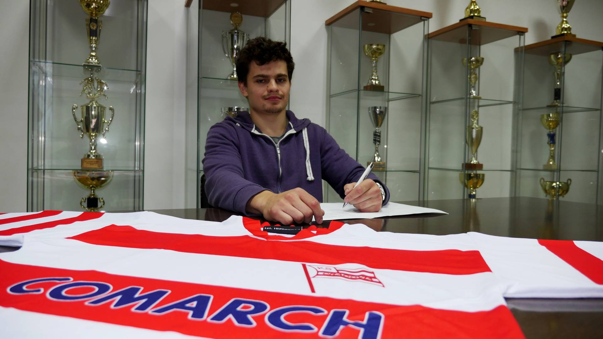 Karol Kisielewski ponownie w Comarch Cracovii!