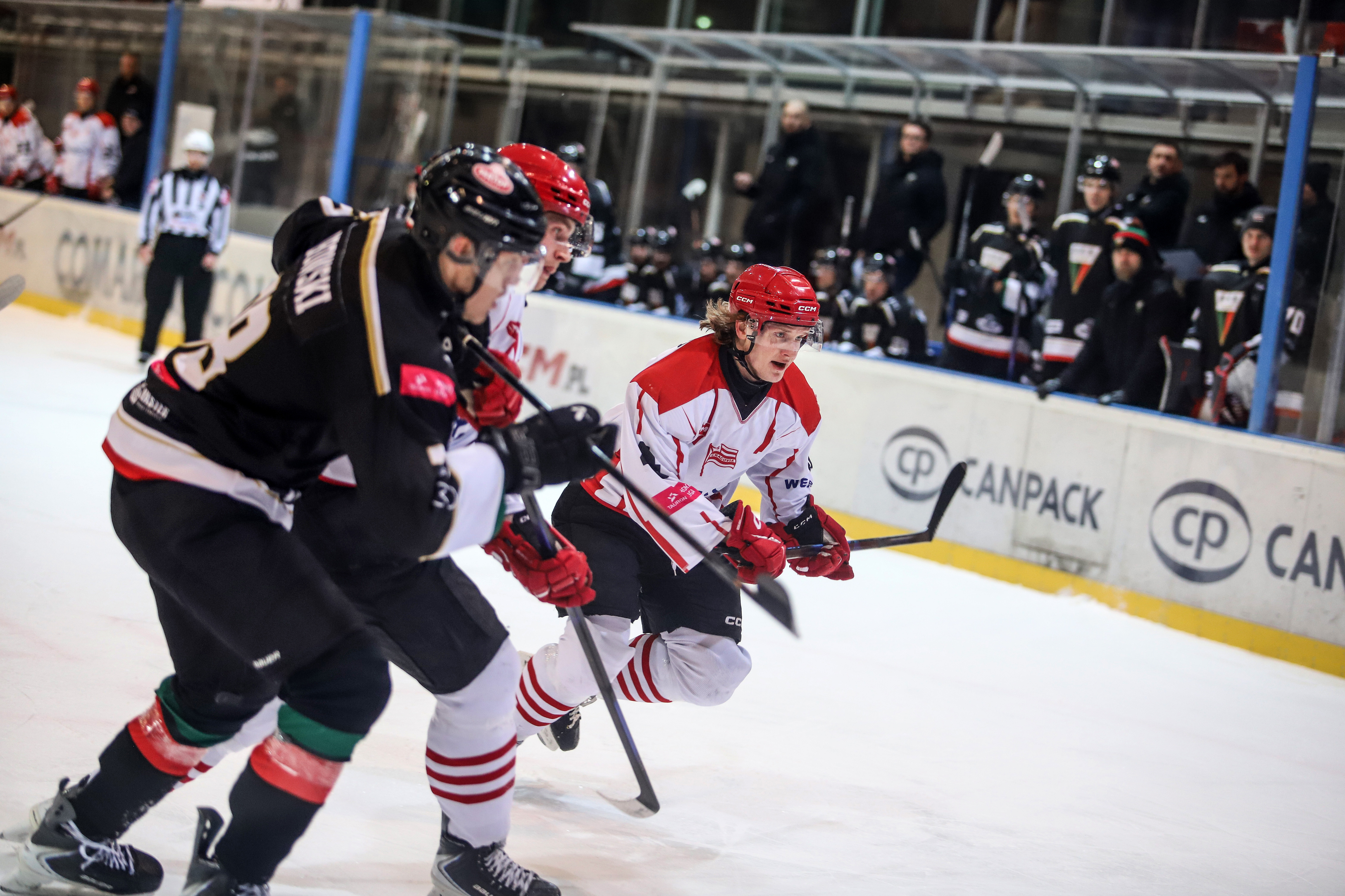 Porażka z mistrzem Polski