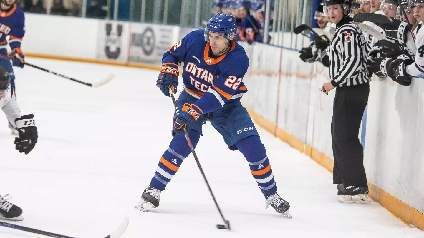 James White zasila szeregi Pas&oacute;w 