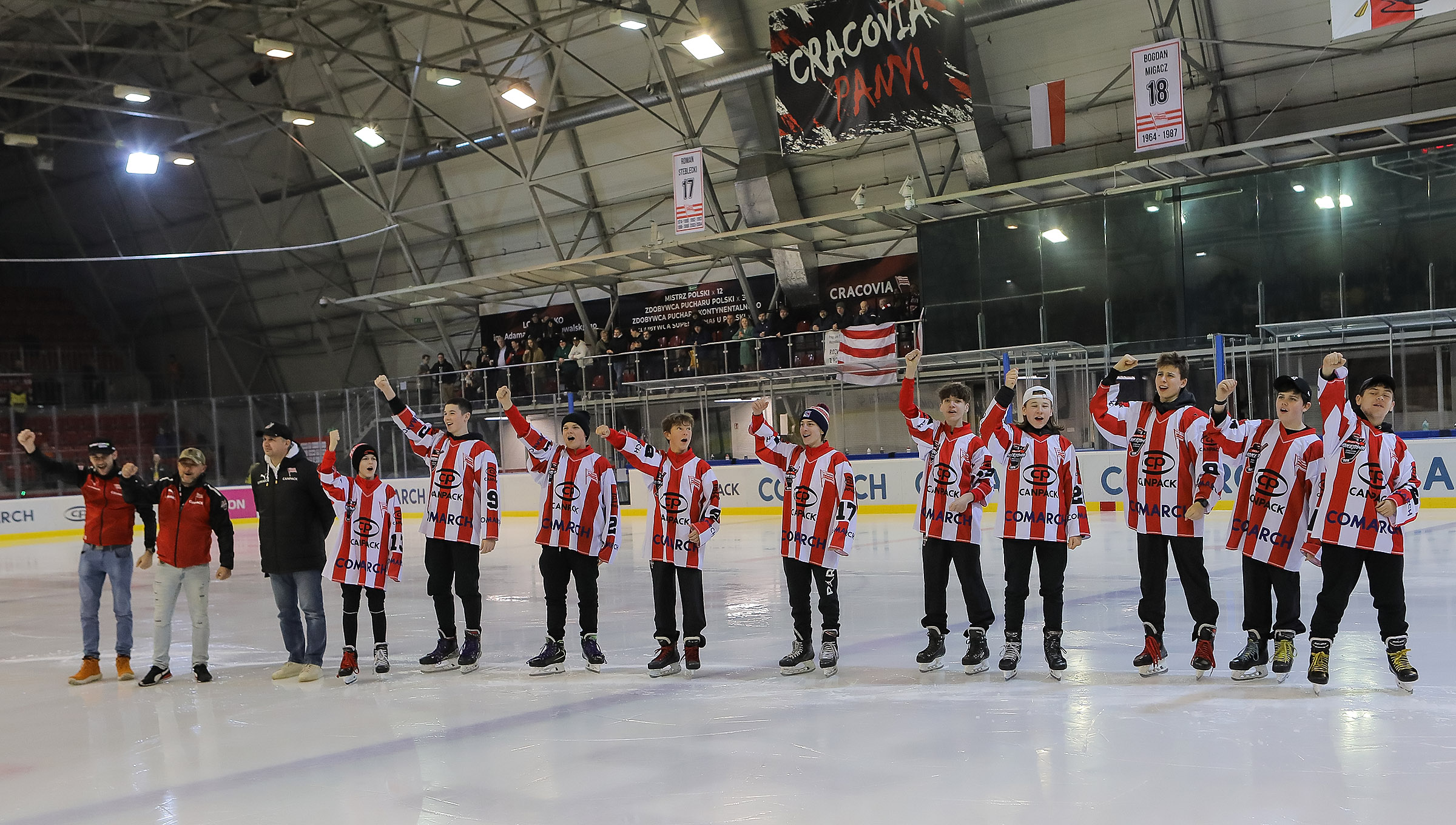Nagroda młodzieżowca miesiąca dla zawodników Akademii Hokejowej Cracovia CANPACK!
