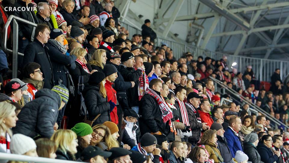 W sezonie 2015/16 mecze ponownie o 18:30