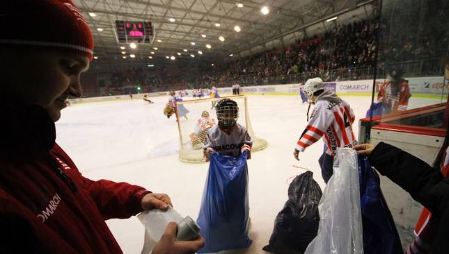 Teddy Bear Toss za nami. Setki pluszaków na tafli! 