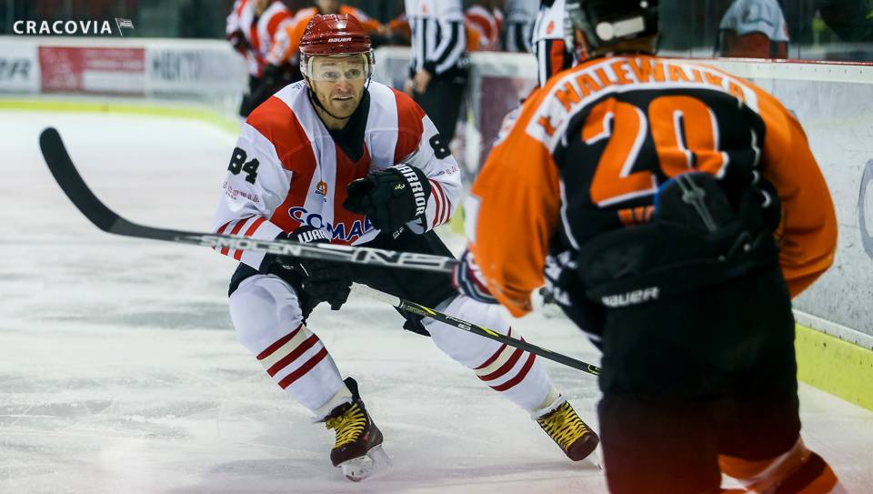 Dziś nie tylko derby. O 20:30 hokeiści Pasów zagrają z JKH!