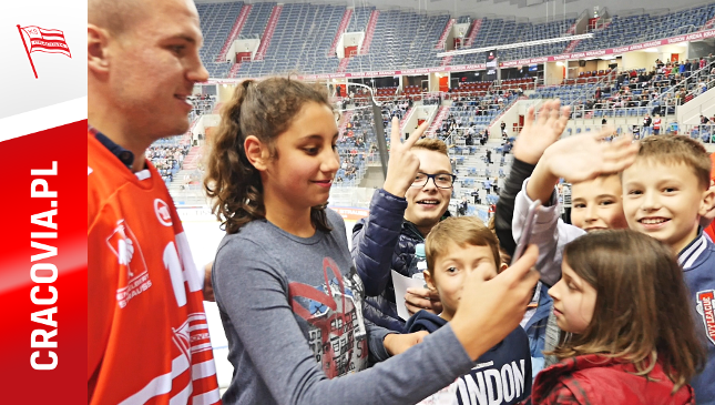 "Klasy w Pasy” podczas Hokejowej Ligi Mistrzów - Tauron Arena Kraków pełna dzieci! 